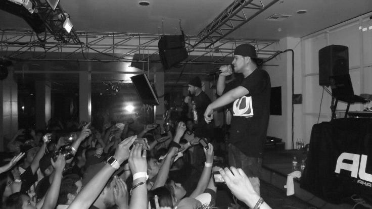 44416_631596730190739_1938346067_n