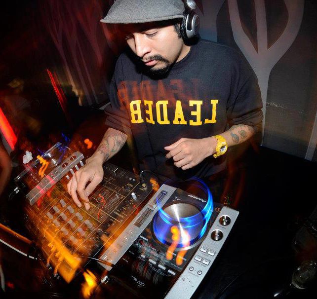 488211_10151569845692139_297145636_n