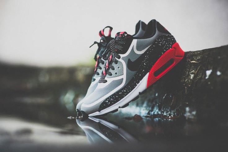 nike-air-max-90-tape-metallic-silver-black-1