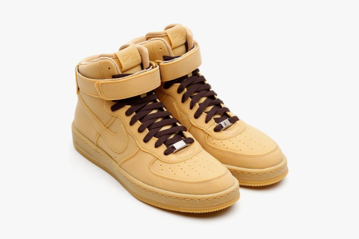 nike-air-force-1-downtown-gum-1