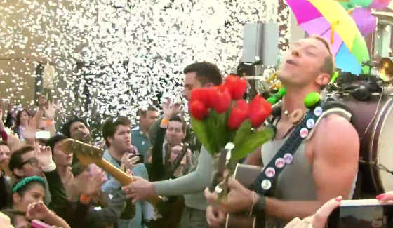 Coldplay-estrena-video-para-Sky-Full-Of-Stars