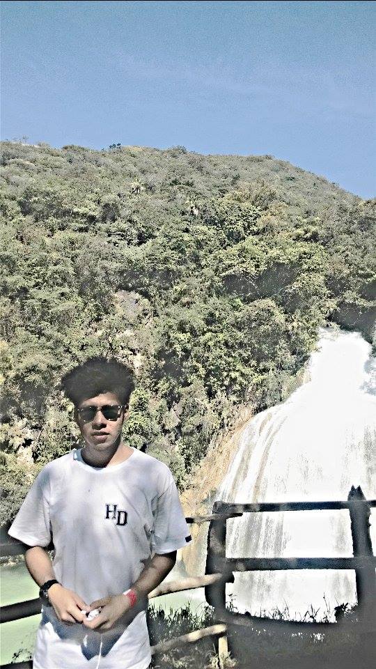 10893900_581016632030291_924558706_n